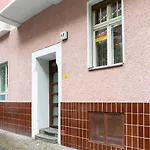 Homaris - Apartment Leyke Schillerkiez Neukoelln Airfield Tempelhof