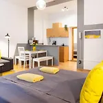 Homaris - Apartment Leyke Schillerkiez Neukoelln Airfield Tempelhof
